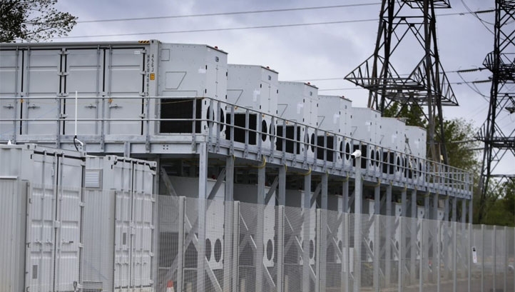 Pictured: A grid-scale battery array at the Oxford Energy Superhub. Image: Pivot Power/ Greenhouse